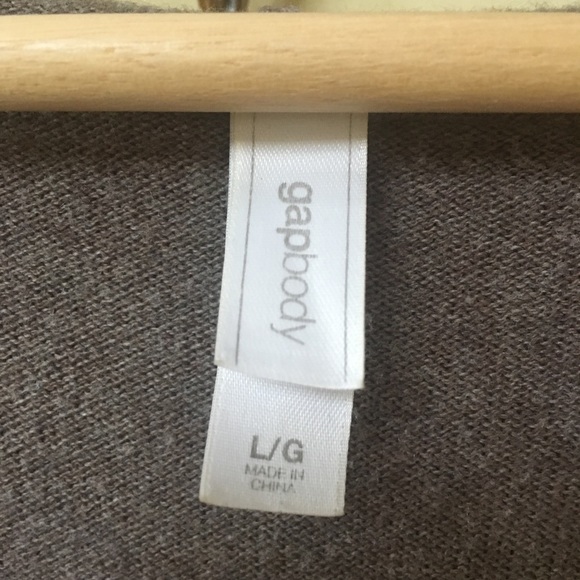 Gapbody hooded sweater. Large - Picture 3 of 3